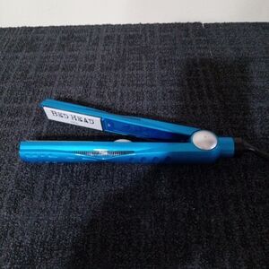 Bed Head Metallic Blue Hair Straightener